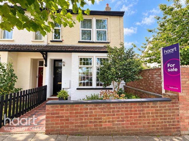 Flat for sale in Milton, Southend-on-Sea
