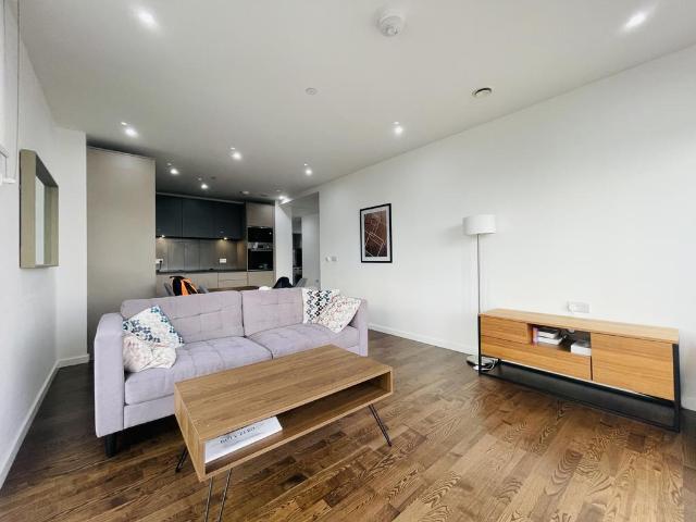 Flat for sale in London Borough of Lewisham, New Cross