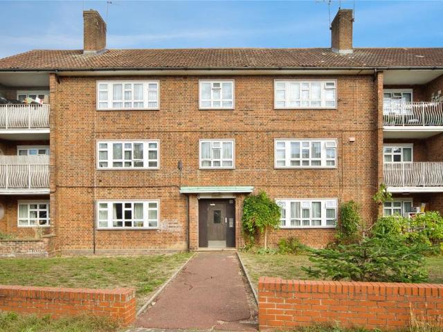 Flat for sale in London Borough of Barnet, Greater London