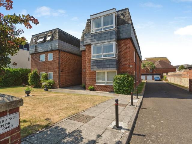 Flat for sale in Upperton, Eastbourne