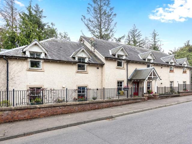 Flat for sale in Broomhill, Penicuik