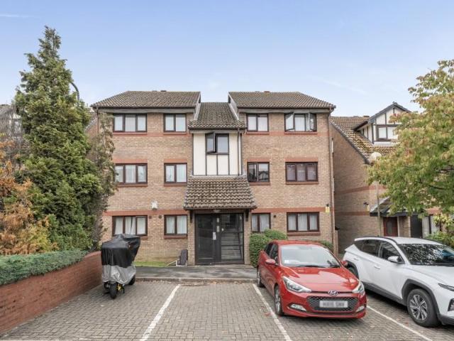 Flat for sale in London Borough of Brent, Greater London