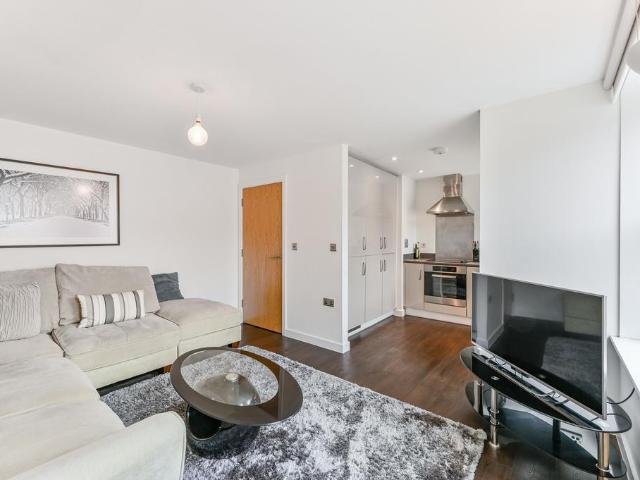 Flat for sale in Fitzrovia, Greater London
