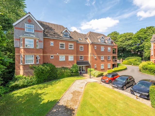 Flat for sale in Chapel Allerton, West Yorkshire
