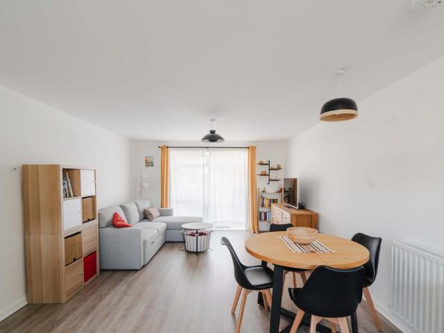 Flat for sale in Charlton Hayes, Patchway