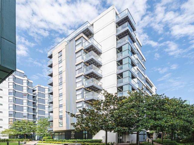 Flat for sale in Finsbury, Greater London