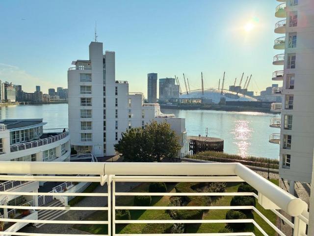Flat for sale in Blackwall, Greater London