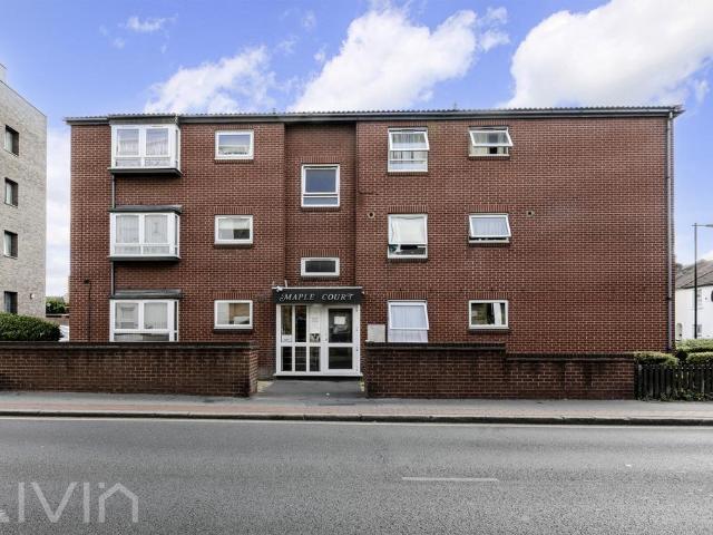 Flat for sale in London Borough of Croydon, Waddon