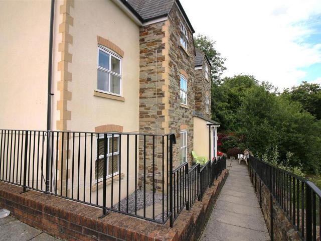 Flat for sale in Burraton, Saltash