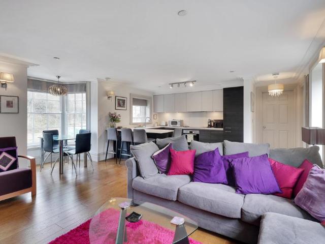 Flat for sale in Broadwater Down, Sandown Park