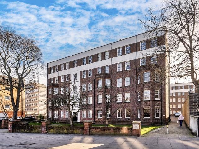 Flat for sale in Holloway, Lower Holloway