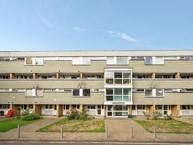 Flat for sale in London Borough of Bromley, Greater London