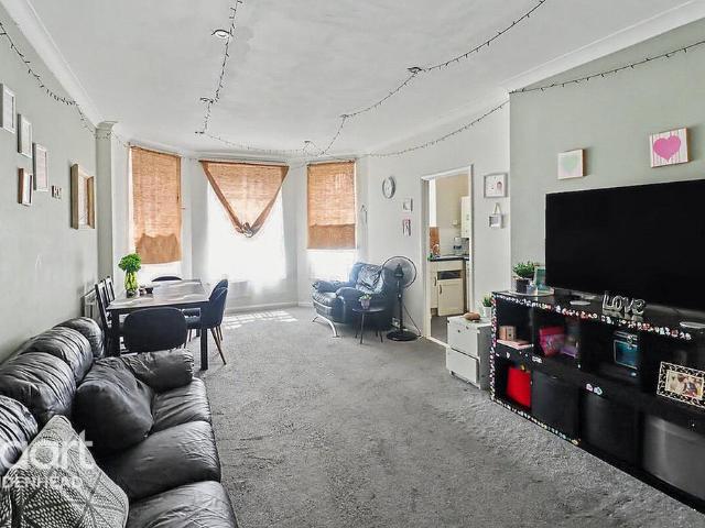 Flat for sale in Slough