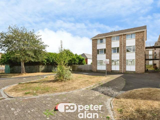Flat for sale in Dyffryn Clydach, Neath Abbey