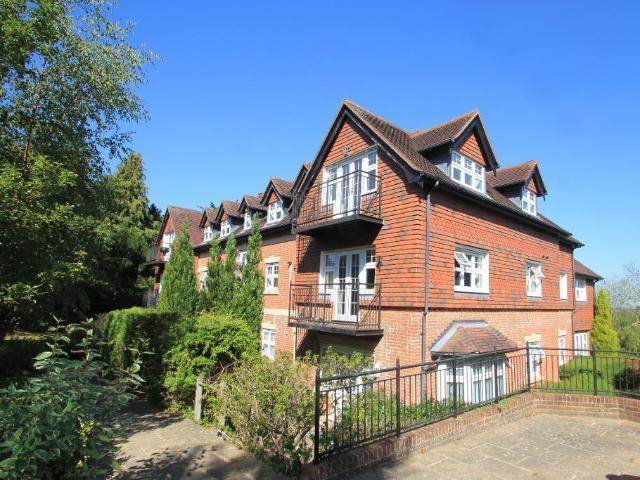 Flat for sale in Broadwater Down, Sandown Park