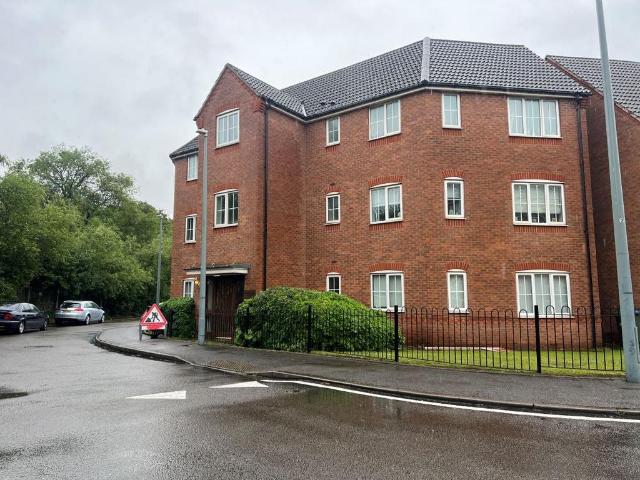 Flat for sale in Causeway Green, West Midlands