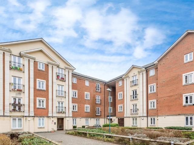 Flat for sale in Ferndale, Rodbourne