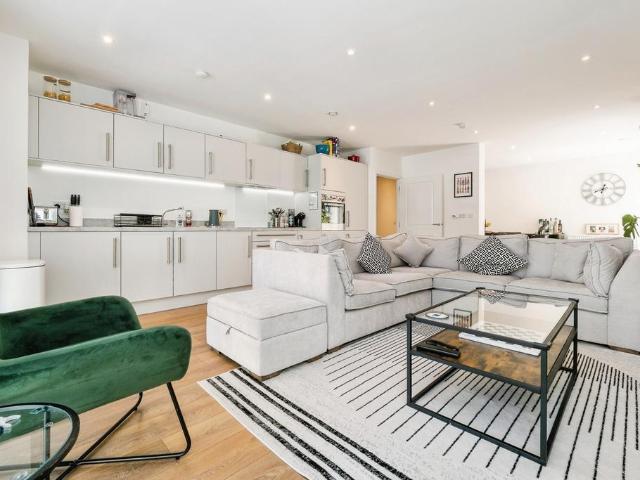 Flat for sale in Beckton, Greater London
