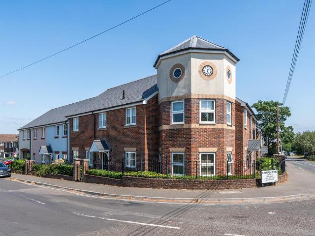 Flat for sale in Hedge End, Helford