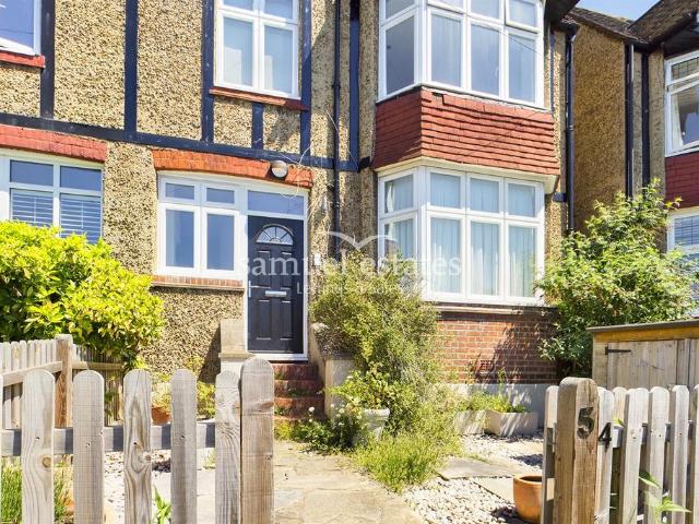 Flat for sale in London Borough of Lambeth, Greater London