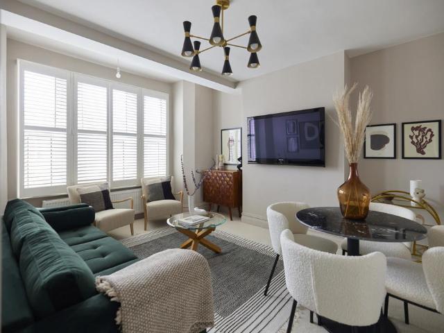Flat for sale in Harlesden, Greater London