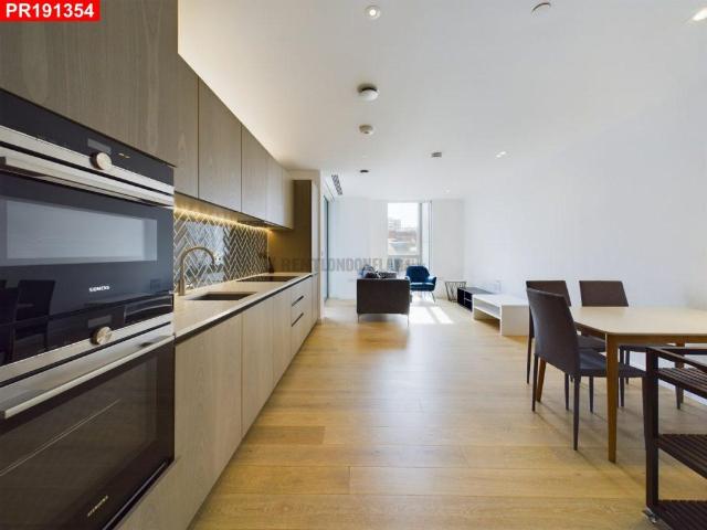 Flat for sale in London Borough of Islington, Greater London