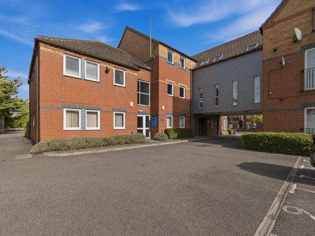 Flat for sale in Gedling, East Midlands