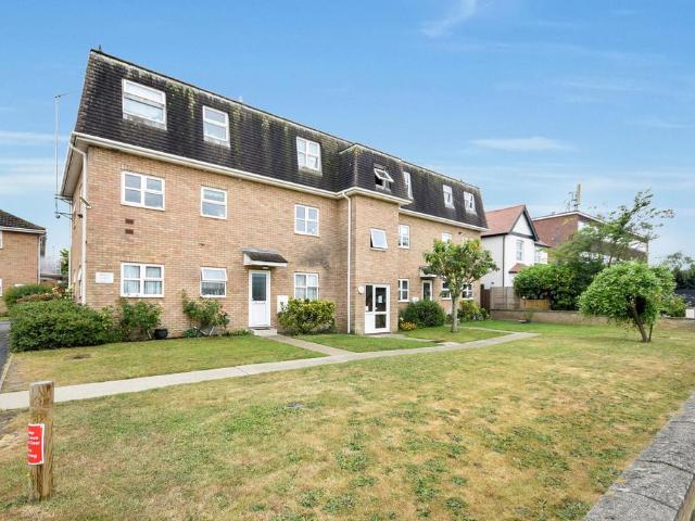Flat for sale in Holland-on-Sea, Dale Hill