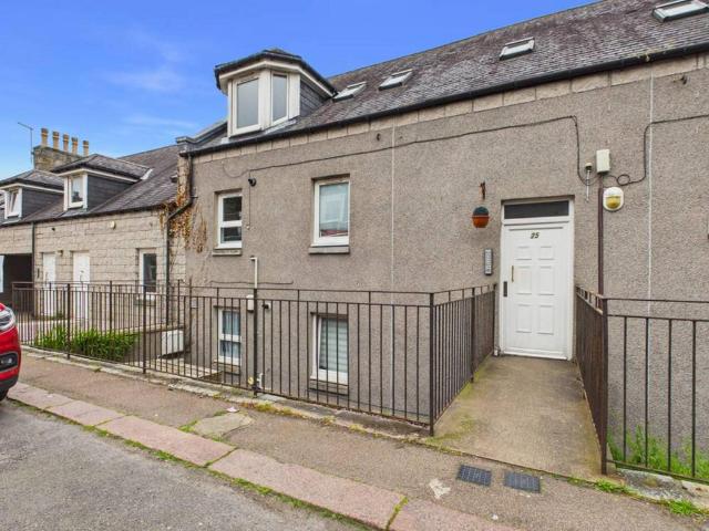 Flat for sale in Ferryhill, Ballindoch