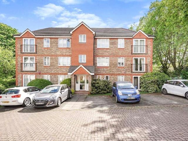 Flat for sale in London Borough of Sutton, Greater London