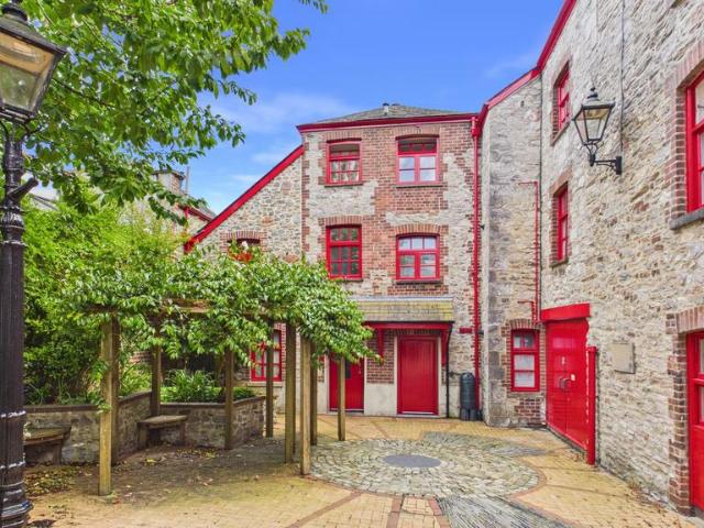 Flat for sale in Barbican, Mount Wise
