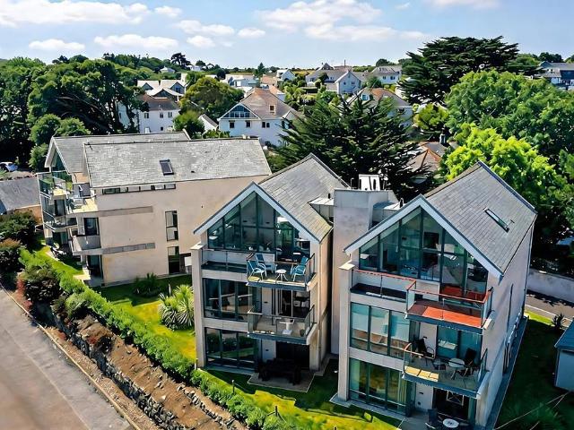 Flat for sale in Penbeagle, Cornwall