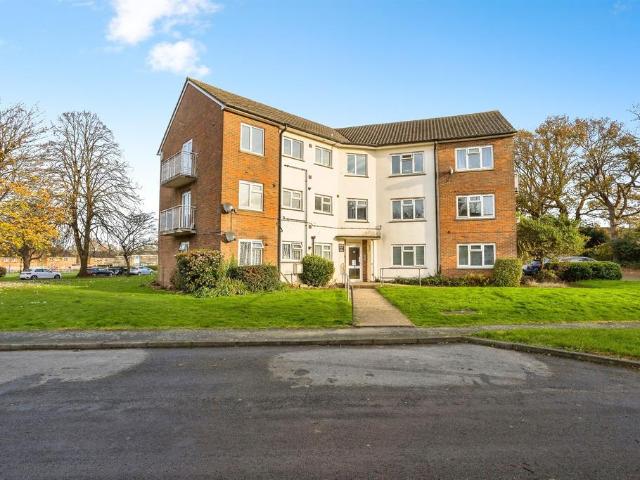 Flat for sale in North Horsham, Horsham