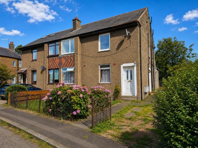 Flat for sale in Pilton, Scotland