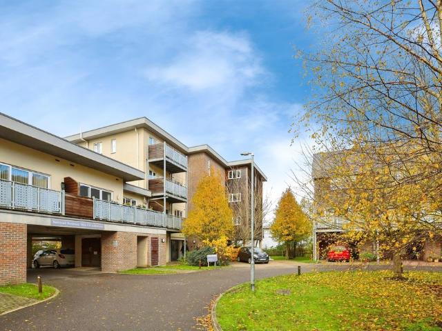 Flat for sale in Lewes, Iford