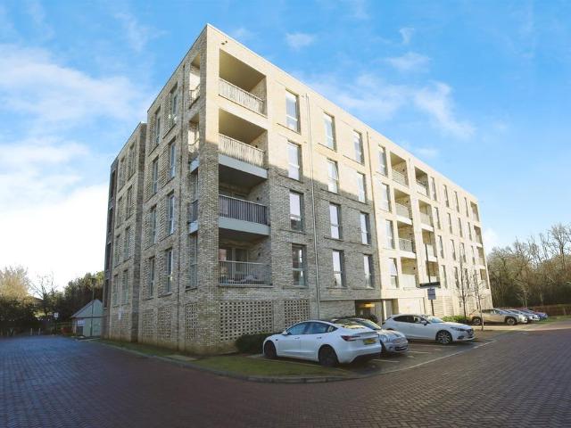 Flat for sale in The Slade, Oxfordshire