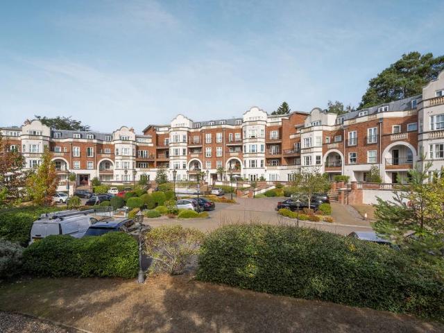 Flat for sale in Sunninghill and Ascot, Ascot