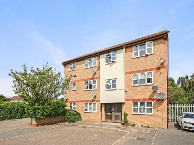 Flat for sale in Dagenham, Becontree Heath