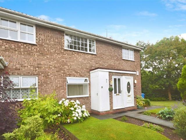 Flat for sale in Perton, Great Chatwell