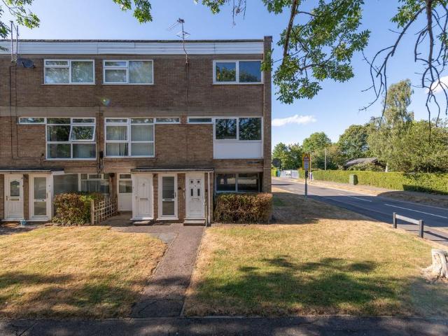 Flat for sale in King's Walden, Hertfordshire