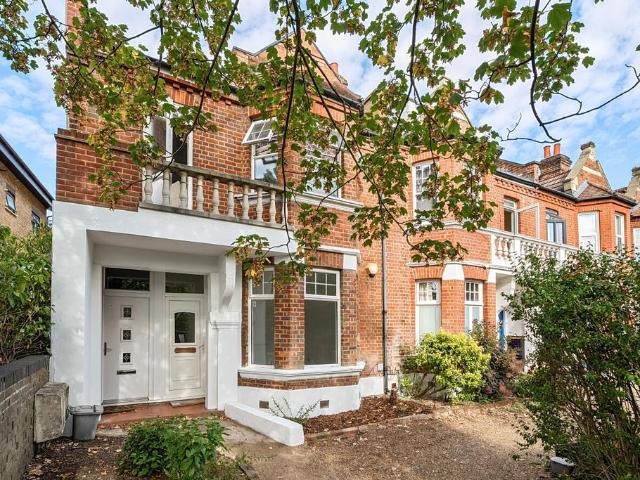 Flat for sale in Upper Sydenham, Greater London