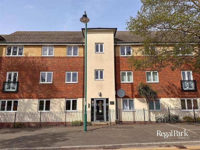 Flat for sale in Hampton Hargate, Peterborough