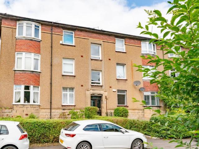 Flat for sale in Kelvindale, Scotland
