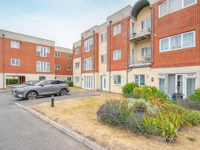 Flat for sale in Clewer Village, Windsor