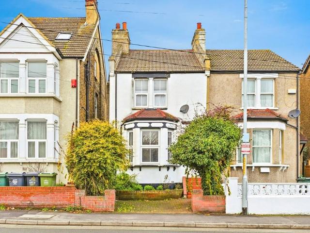 Flat for sale in Brooklands, Monks Orchard