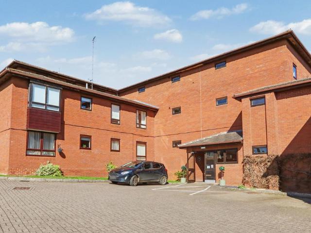 Flat for sale in Evershot, Oxfordshire
