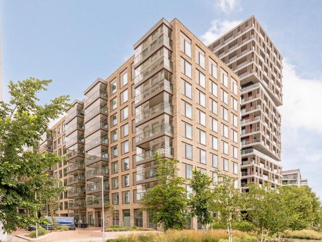 Flat for sale in Silvertown, Greater London