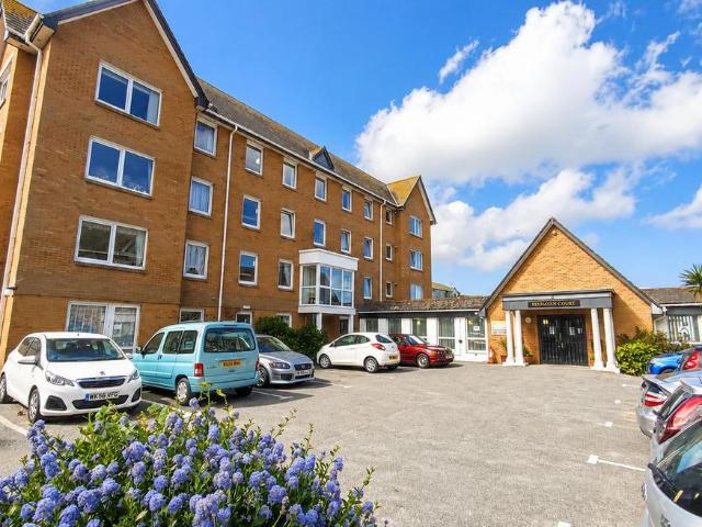 Flat for sale in Newquay, Cornwall