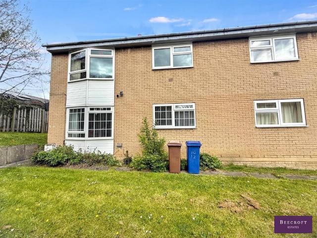 Flat for sale in Worsbrough Bridge, Worsbrough