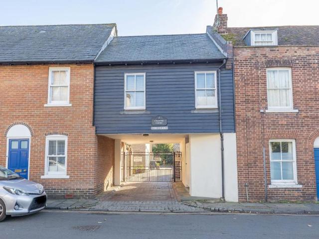 Flat for sale in The King's Mile, The Bridge